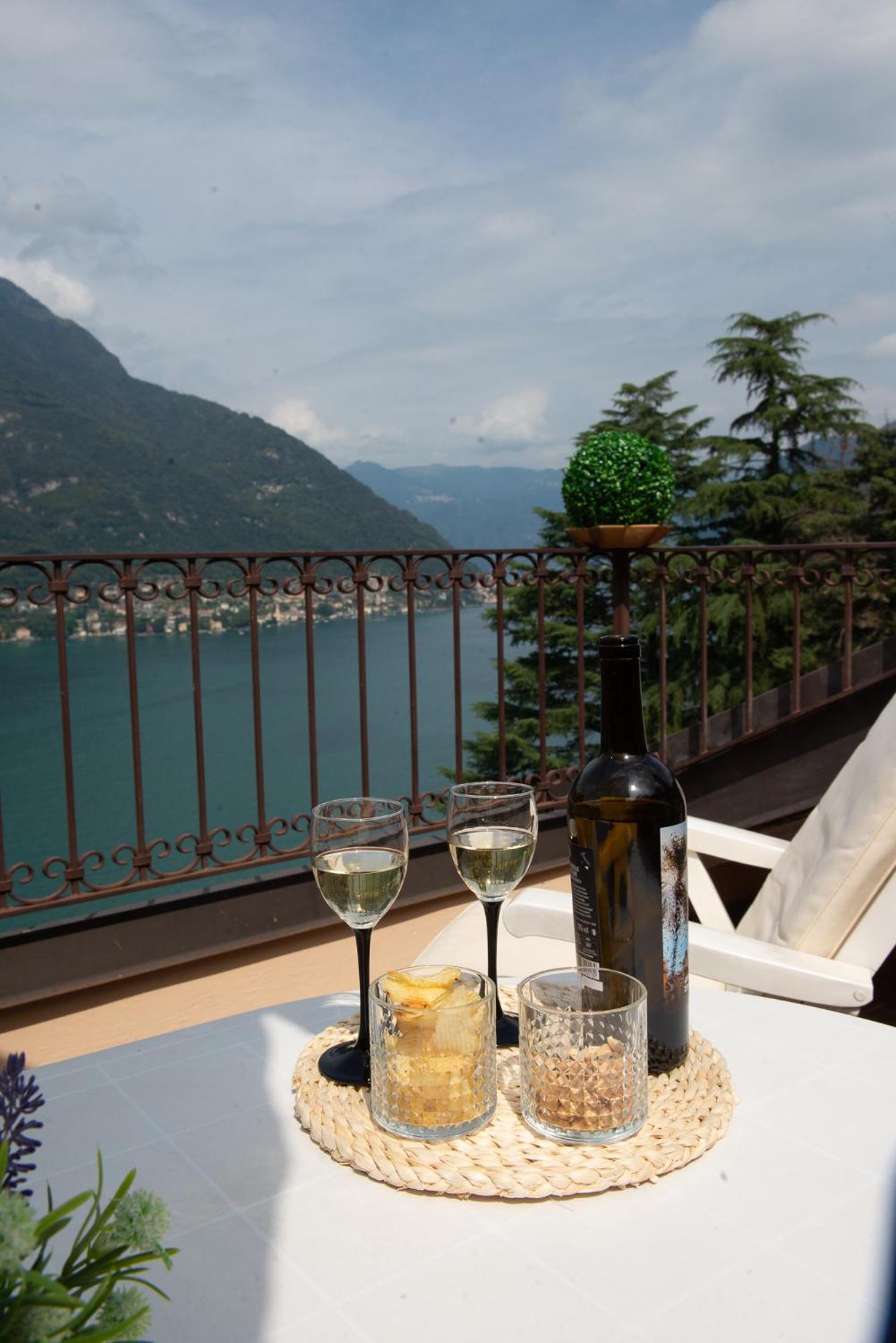 Appartamento "Bella Vista" Sul Lago Di Como Faggeto Lario Eksteriør billede